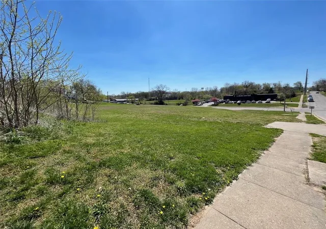 6th image of 225 W Young St, Warrensburg, MO 64093 | MLS# 2429694