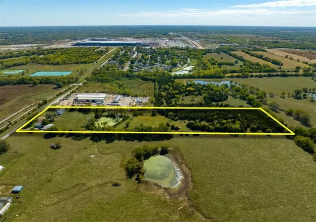 Photo 3 of Single family home for sale at 9730 Sunflower Rd, De Soto, KS 66018 | MLS# 2458543 | Listing updated on 2026-10-15