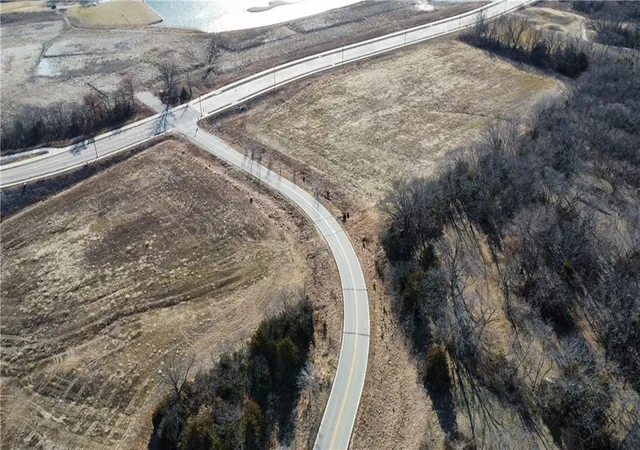 3rd image of Hedge Lane Ter, Shawnee Mission, KS 66226 | MLS# 2466596