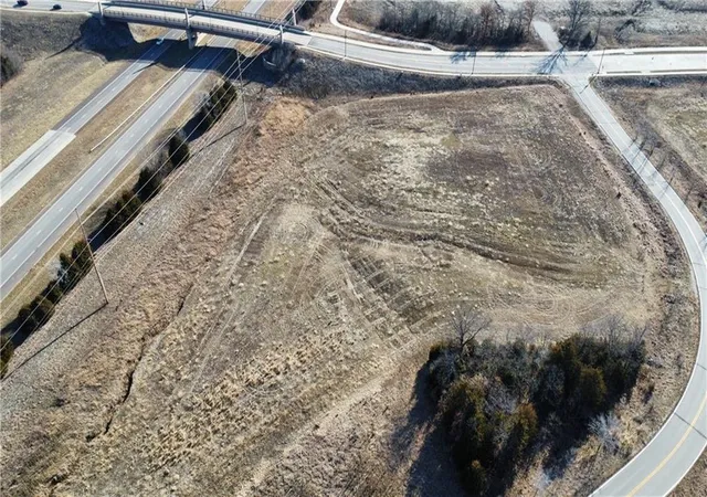 4th image of Hedge Lane Ter, Shawnee Mission, KS 66226 | MLS# 2466596
