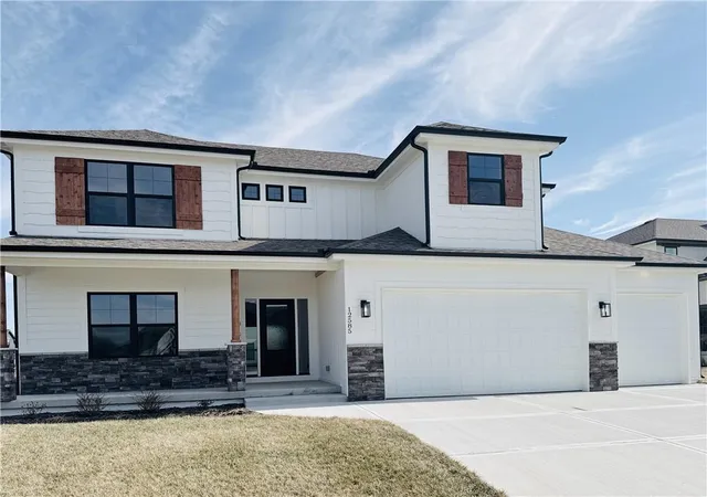 Photo 1 of Single family home for sale at 12585 N Beacon Ct, Platte City, MO 64079 | MLS# 2481413 | Listing updated on 2026-09-27