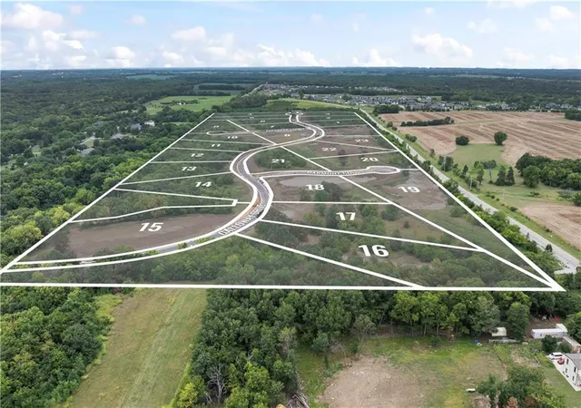 Homes for sale in Stilwell, KS | 17150 Galloway Dr, Stilwell, KS 66085 | MLS# 2483900