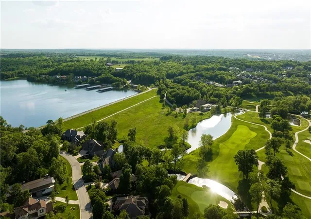 Homes for sale in Stilwell, KS | 17310 Galloway Dr, Stilwell, KS 66085 | MLS# 2483942