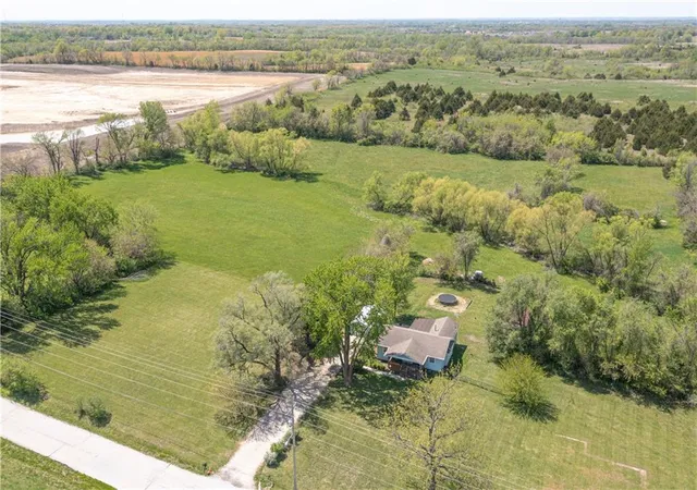 Photo 1 of Sale Pending at 1748 N 118th St, Kansas City, KS 66109 | MLS# 2484940 | Listing updated on 2026-03-06
