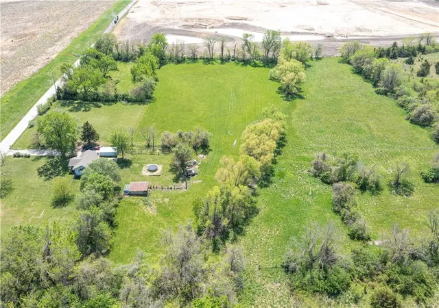 Photo 2 of Sale Pending at 1748 N 118th St, Kansas City, KS 66109 | MLS# 2484940 | Listing updated on 2026-03-06