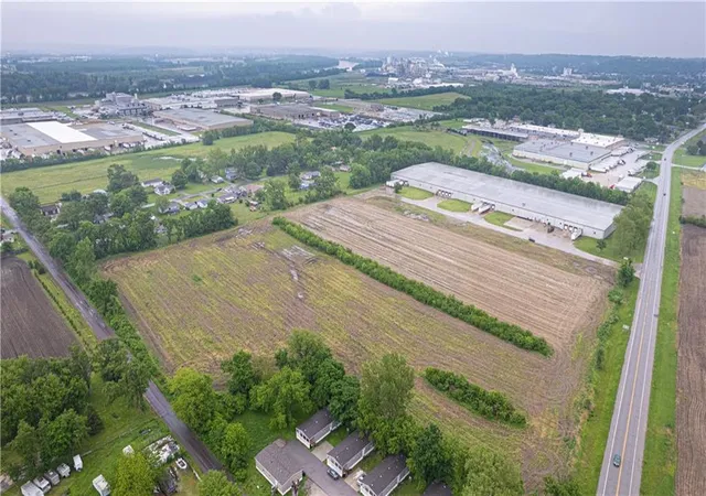 2nd image of 5801 Ingersoll Rd, Saint Joseph, MO 64504 | MLS# 2488317