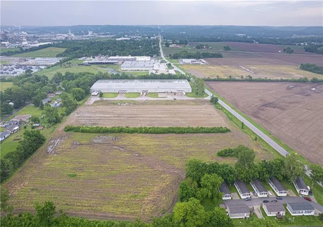 5th image of 5801 Ingersoll Rd, Saint Joseph, MO 64504 | MLS# 2488317