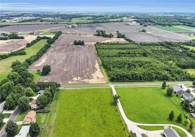 14th image of 704 W 19th St, Ottawa, KS 66067 | MLS# 2491577