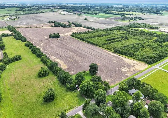 3rd image of 704 W 19Th St, Ottawa, KS 66067 | MLS# 2491577