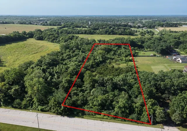 1st image of 13319 Parallel Pkwy, Kansas City, KS 66109 | MLS# 2493357