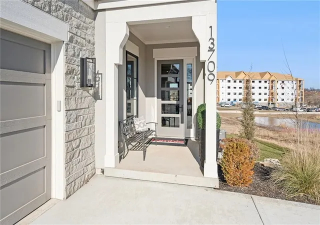 Photo 4 of House for sale at 13709 Pembroke Ln, Overland Park, KS 66224 | MLS# 2501726 | Listing updated on 2026-10-22