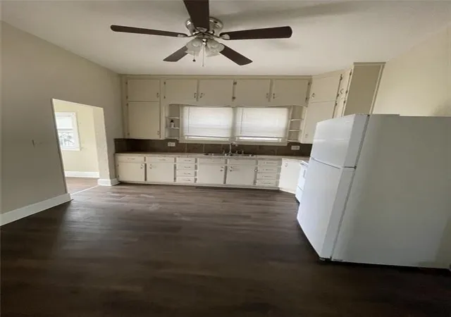 1st image of 304 Alabama St, Saint Joseph, MO 64504 | MLS# 2506196