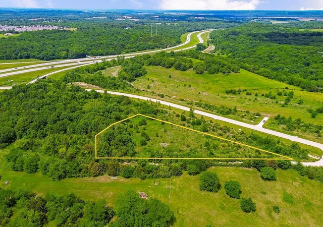 1st image of 10203 Donahoo Rd, Kansas City, KS 66109 | MLS# 2507441
