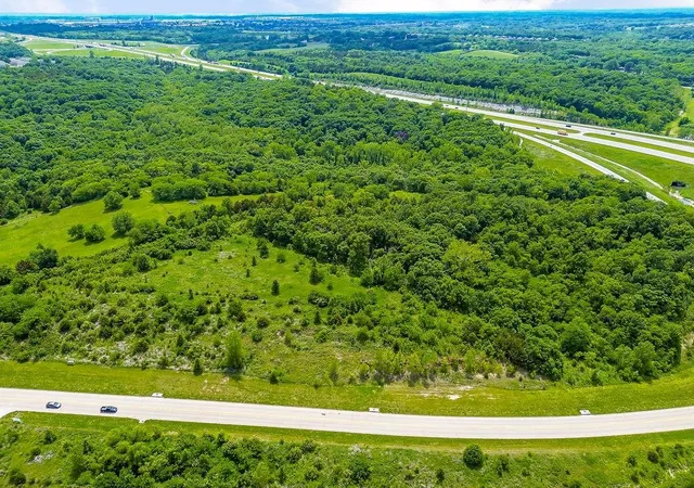 3rd image of 10203 Donahoo Rd, Kansas City, KS 66109 | MLS# 2507441
