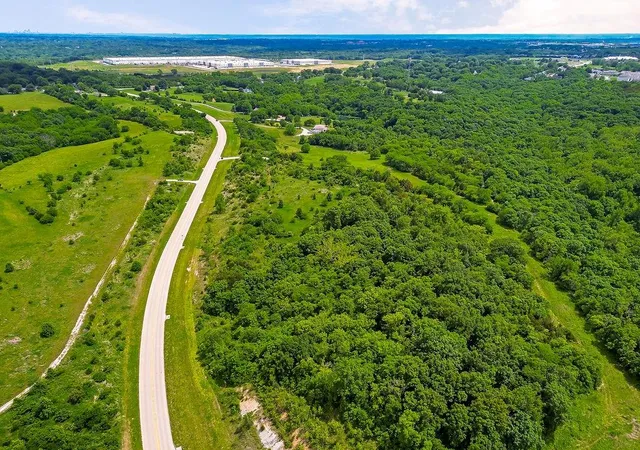 5th image of 10203 Donahoo Rd, Kansas City, KS 66109 | MLS# 2507441