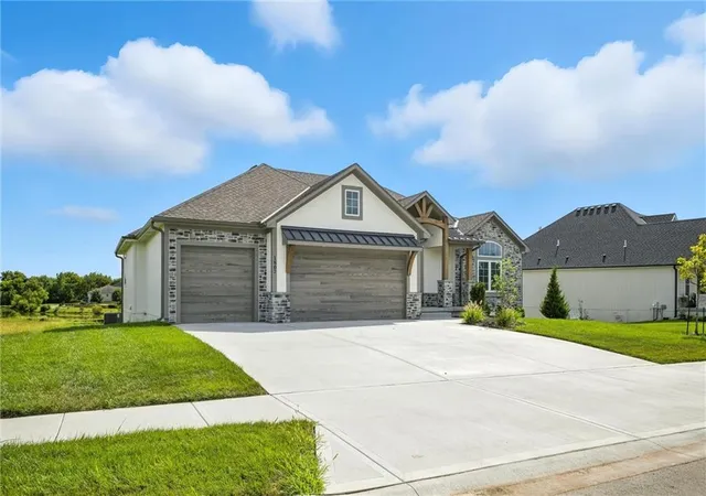 Homes for sale in Raymore, MO | 1807 Halls Creek Ave, Raymore, MO 64083 | MLS# 2508258