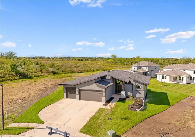 Photo 3 of Single family home for sale at 8978 Shady Bend Rd, Lenexa, KS 66227 | MLS# 2508505 | Listing updated on 2026-10-07