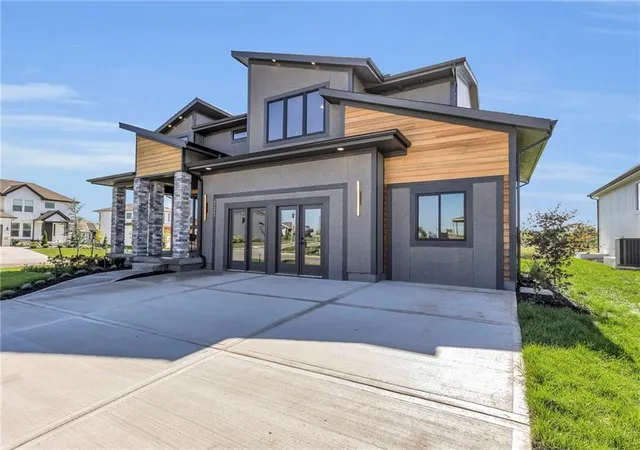 Photo 2 of Single family home for sale at 17341 W 169th Terrace, Olathe, KS 66062 | MLS# 2511522 | Listing updated on 2026-10-23