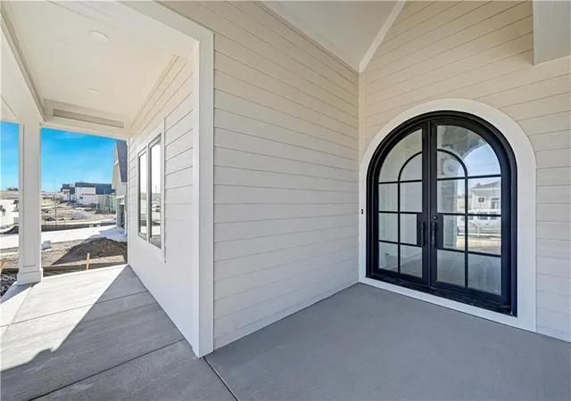 3rd image of 17308 Earnshaw St, Shawnee Mission, KS 66221 | MLS# 2512847