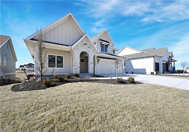 2nd image of 17308 Earnshaw St, Shawnee Mission, KS 66221 | MLS# 2512847
