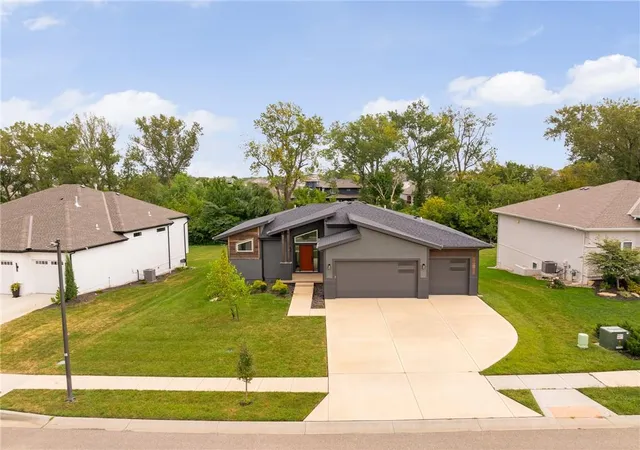 Photo 3 of Single family home for sale at 8973 Shady Bend Rd, Lenexa, KS 66227 | MLS# 2513825 | Listing updated on 2026-10-07