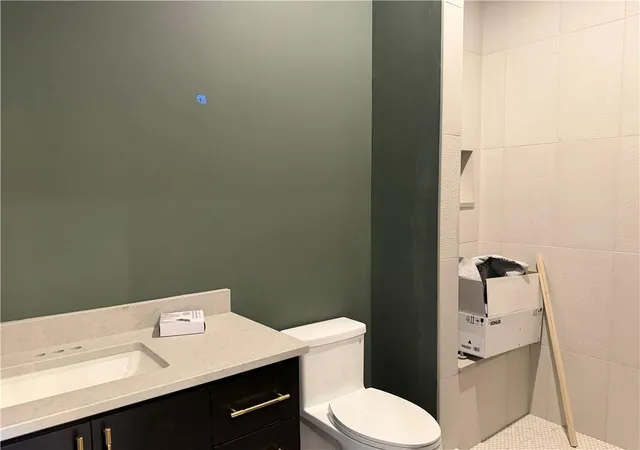 Photo 3 of Single family home for sale at 3423 Ne 102Nd St, Kansas City, MO 64155 | MLS# 2517171 | Listing updated on 2026-08-13