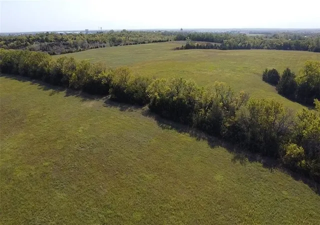 3rd image of Sw Burlingame Rd, Topeka, KS 66619 | MLS# 2517822