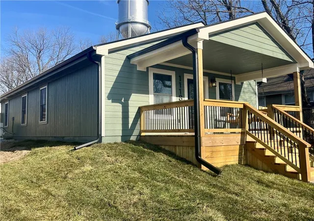 2nd image of 1118 Pacific Ave, Osawatomie, KS 66064 | MLS# 2524950
