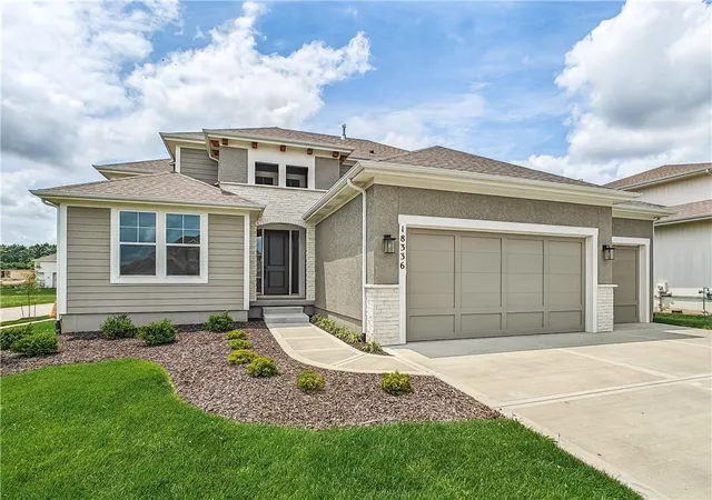 2nd image of 18336 Monrovia St, Overland Park, KS 66013 | MLS# 2526423