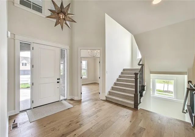 5th image of 18336 Monrovia St, Overland Park, KS 66013 | MLS# 2526423