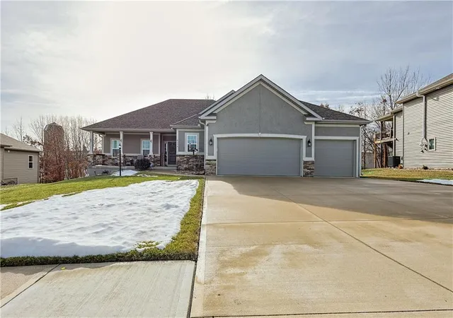 1st image of 4116 Autumn Ridge Ct, Saint Joseph, MO 64505 | MLS# 2528522