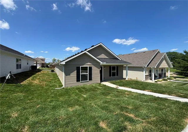 Homes for sale in St Joseph, MO | 4909 S Creek Woods Dr, St Joseph, MO 64507 | MLS# 2530332