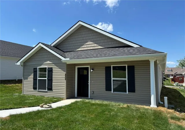 Homes for sale in St Joseph, MO | 4909 S Creek Woods Dr, St Joseph, MO 64507 | MLS# 2530332