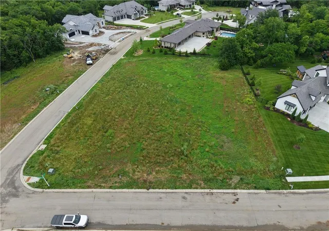 2nd image of 17501 W Terrydale St, Overland Park, KS 66221 | MLS# 2531244