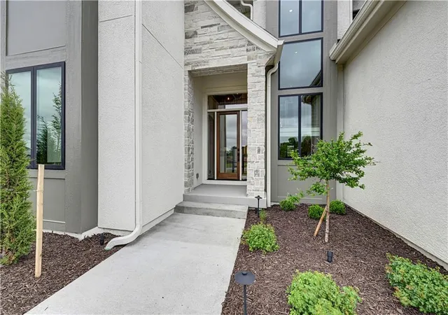 2nd image of 16063 S Twilight Ln, Olathe, KS 66062 | MLS# 2533654