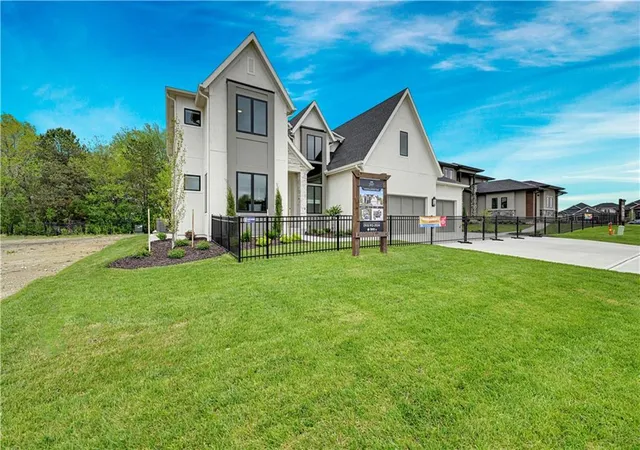 4th image of 16063 S Twilight Ln, Olathe, KS 66062 | MLS# 2533654