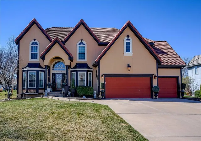 1st image of 4232 Ne Tremont Ct, Lees Summit, MO 64064 | MLS# 2535219
