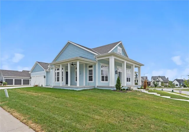 Photo 4 of Single family home for sale at 1021 Sw Redbuck Cir, Lees Summit, MO 64081 | MLS# 2535891 | Listing updated on 2026-10-09