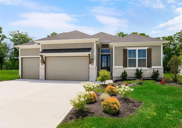 Homes for sale in Lee's Summit, MO | 2624 Ne Woodland Oak Dr, Lee's Summit, MO 64086 | MLS# 2536992