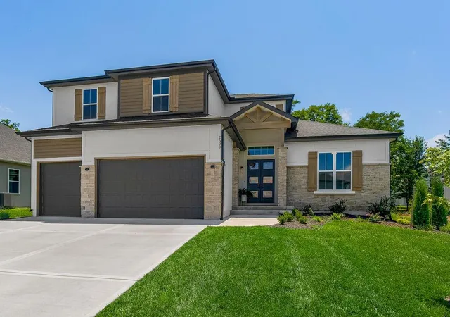 1st image of 2620 Ne Woodland Oak Dr, Lees Summit, MO 64086 | MLS# 2536997