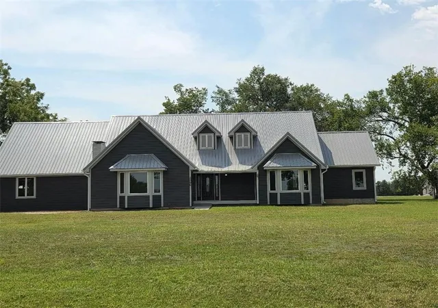 2nd image of 2096 Indian Rd, Fort Scott, KS 66701 | MLS# 2538987