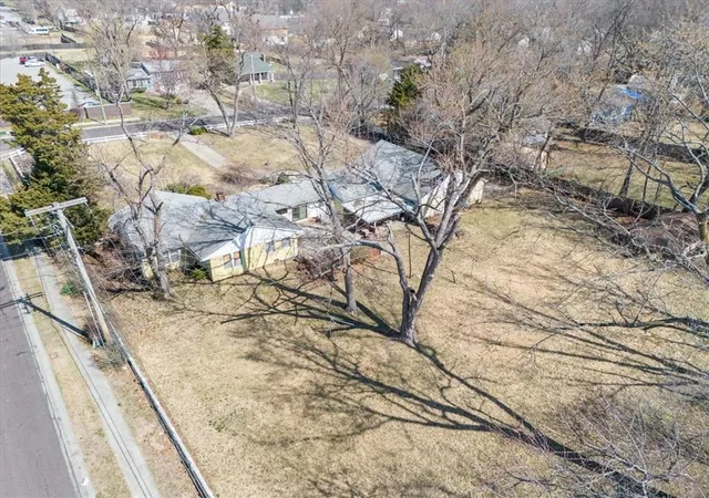 4th image of 6909 W 82Nd St, Overland Park, KS 66204 | MLS# 2539543
