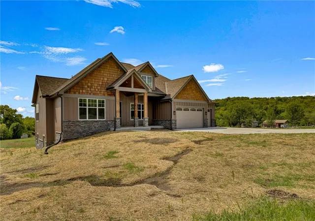 Homes for sale in Leavenworth, KS | 2017 Vilas St, Leavenworth, KS 66048 | MLS# 2541690