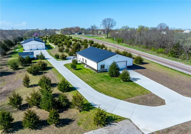 Photo 1 of Single family home for sale at 9016 Se 69 Highway, Cameron, MO 64429 | MLS# 2541975 | Listing updated on 2026-08-31