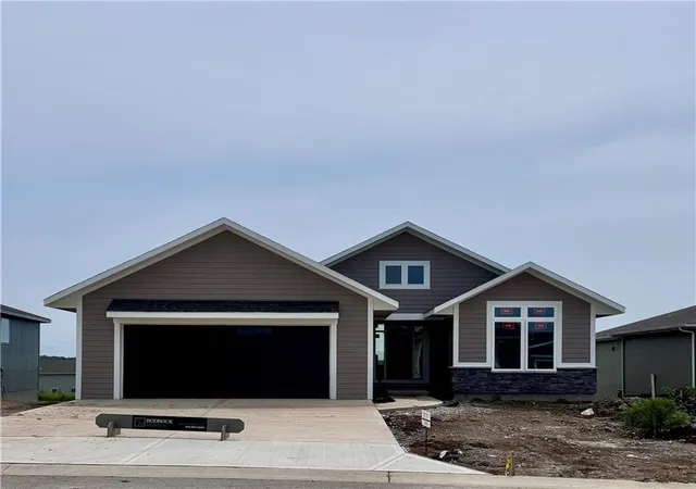 2nd image of 4215 W 158th Ter, Overland Park, KS 66224 | MLS# 2542082