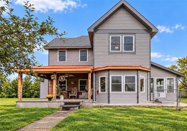 Single family home for sale at 705 E 6Th St, Trenton, MO 64683 | MLS# 2542157