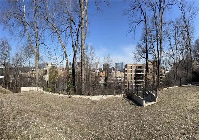 5th image of 606 W 49Th Ter, Kansas City, MO 64112 | MLS# 2542645