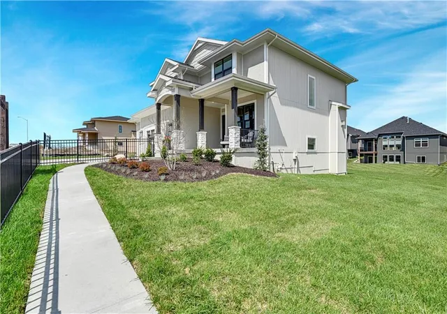 3rd image of 15412 W 161St Ter, Olathe, KS 66062 | MLS# 2543651