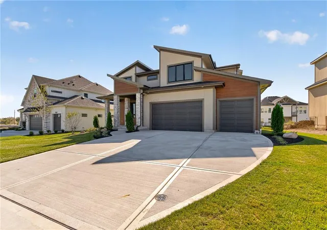 Photo 3 of Single family home for sale at 15291 W 161st Terrace, Olathe, KS 66062 | MLS# 2543770 | Listing updated on 2026-10-23