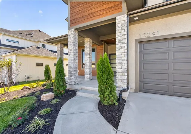 Photo 3 of Single family home for sale at 15291 W 161st Terrace, Olathe, KS 66062 | MLS# 2543770 | Listing updated on 2026-10-23